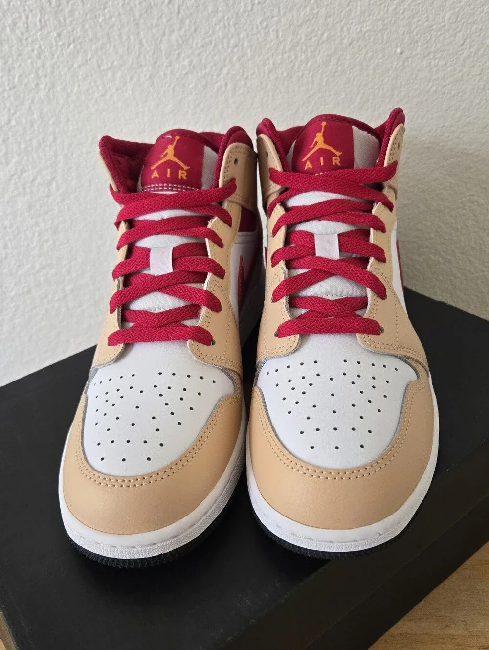 Air Jordan 1 Mid GS Light Curry‎ Cardinal Res size 7Y Women size 8.5 554725-201